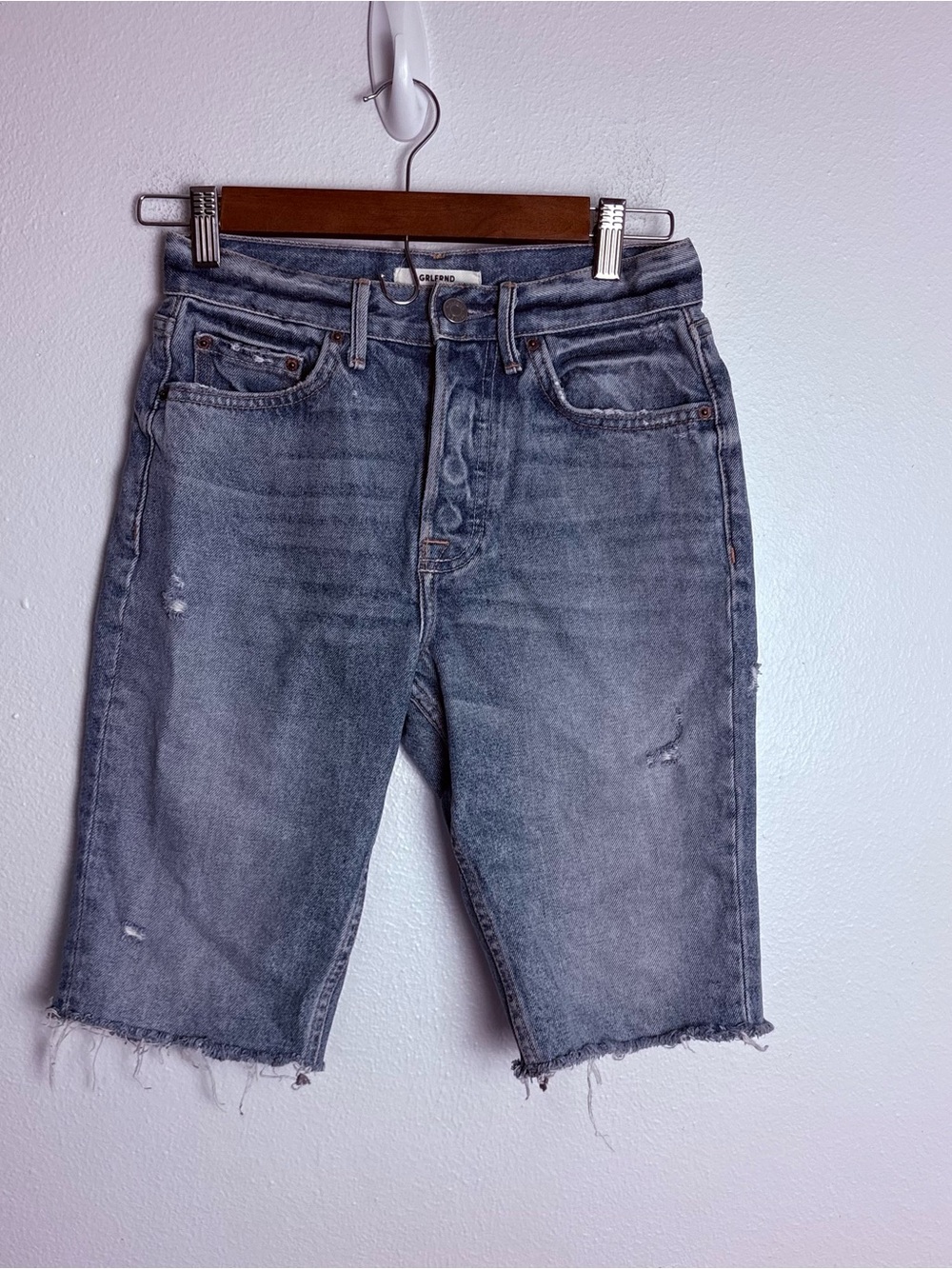Grlfrnd Beverly Distressed Bermuda Raw Hem Denim Shorts Jorts Size 24 Button Fly